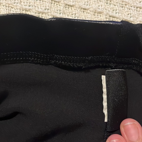 Blackmilk black shiny leggings M - Picture 6 of 6